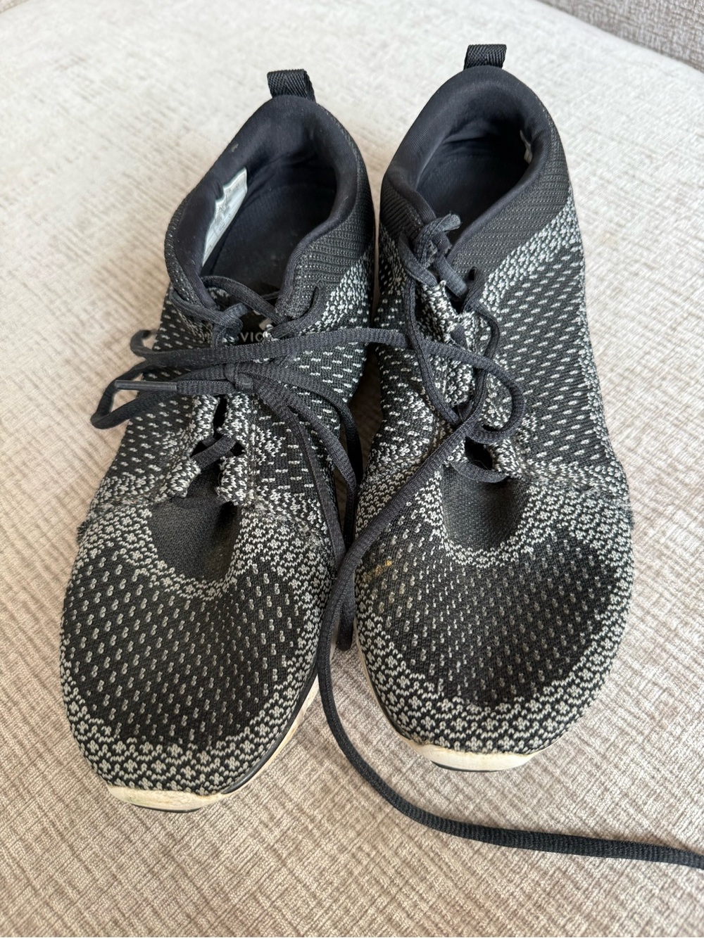 Vionic Women's Black Knit Lace-Up Athletic Sneakers